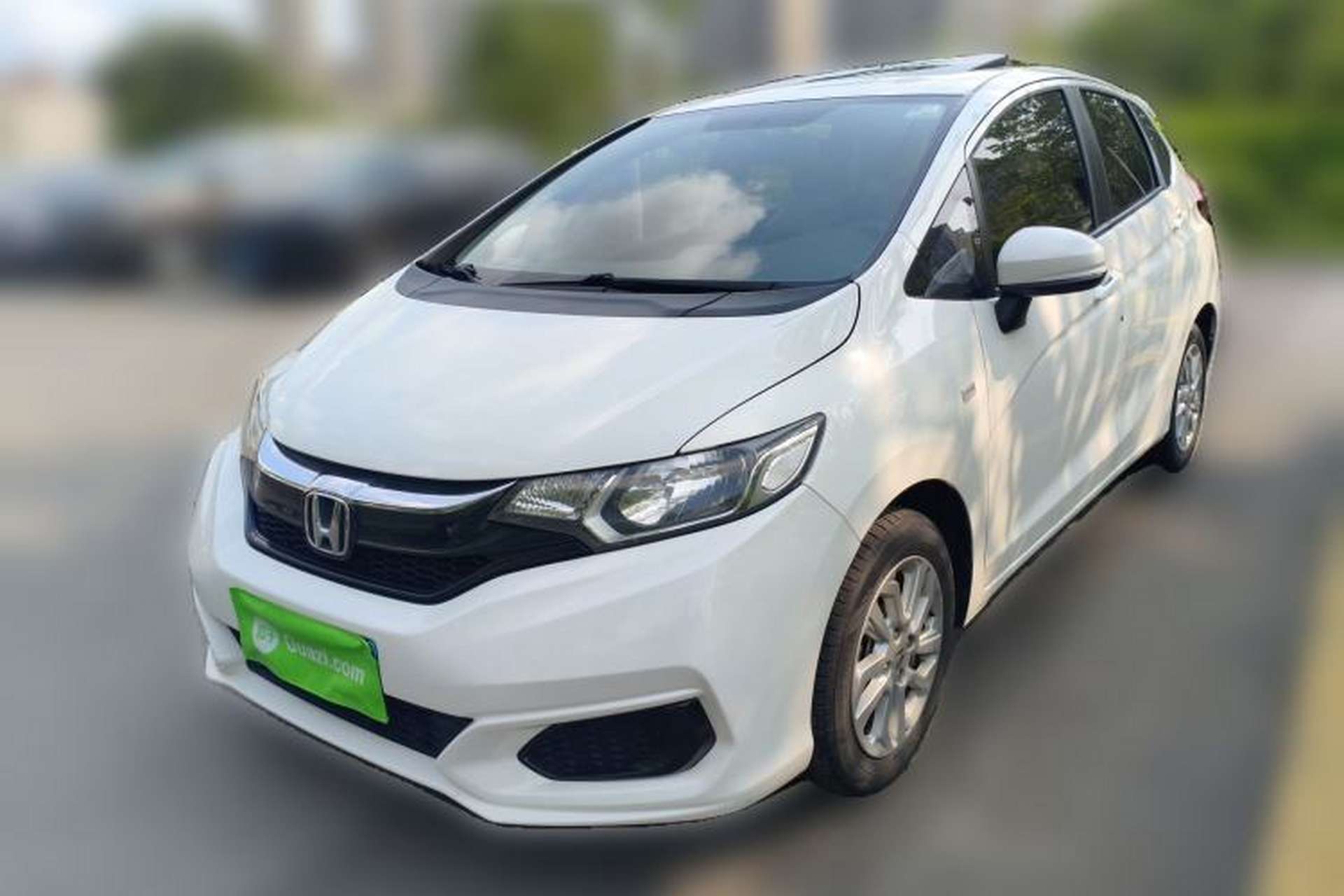 Used Honda Fit 2018 1.5L CVT Comfort Sunroof Version Front Left 45 Deg
