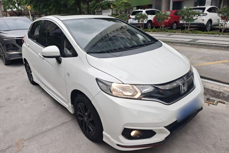 Used Honda Fit 2018 1.5L CVT Trendy Run+ Edition Front Right 45 Deg