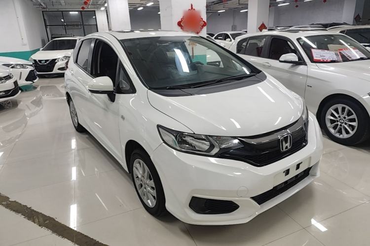 Used Honda Fit 2018 1.5L CVT Comfort Sunroof Version Front Right 45 Deg
