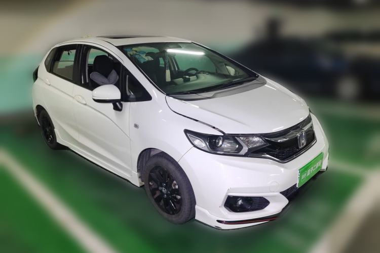 Used Honda Fit 2018 1.5L CVT Trendy Run+ Edition Front Right 45 Deg