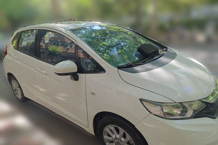 Used Honda Fit 2018 1.5L CVT Comfort Sunroof Version Front Right 45 Deg