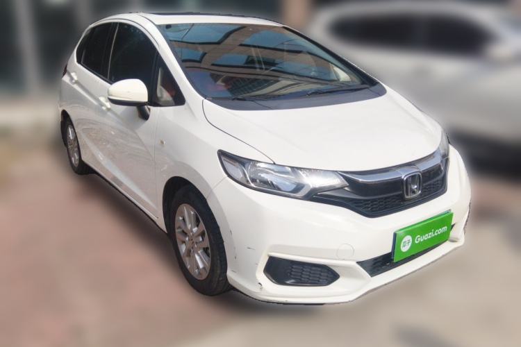 Used Honda Fit 2018 1.5L CVT Comfort Sunroof Version Front Right 45 Deg