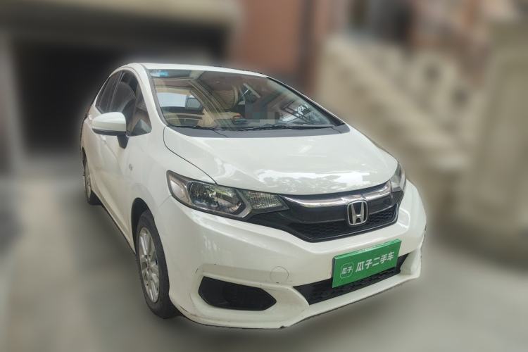 Used Honda Fit 2018 1.5L CVT Comfort Sunroof Version Front Right 45 Deg
