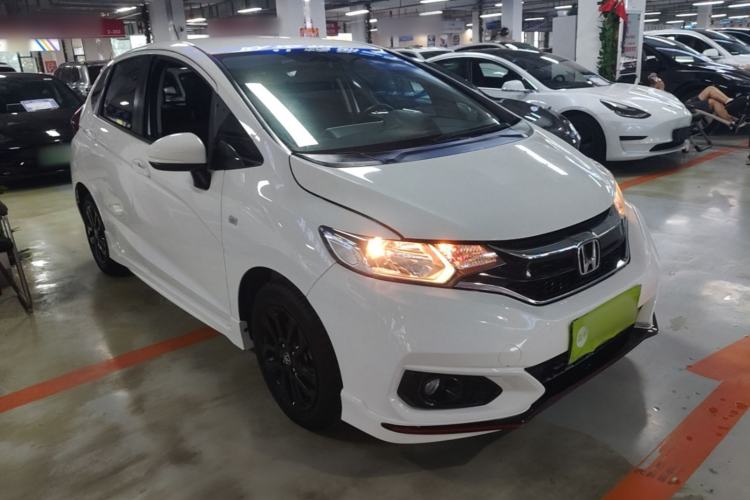 Used Honda Fit 2018 1.5L CVT Trendy Sports Edition Front Right 45 Deg