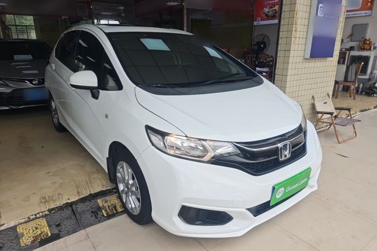 Used Honda Fit 2018 1.5L CVT Comfort Sunroof Version Front Right 45 Deg