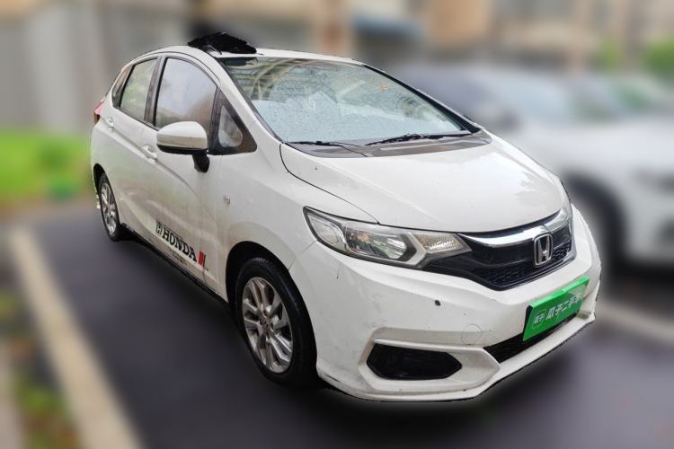 Used Honda Fit 2018 1.5L CVT Comfort Sunroof Version Front Right 45 Deg