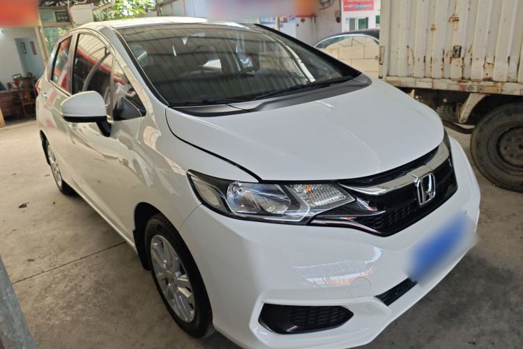 Used Honda Fit 2018 1.5L CVT Comfort Sunroof Version Front Right 45 Deg