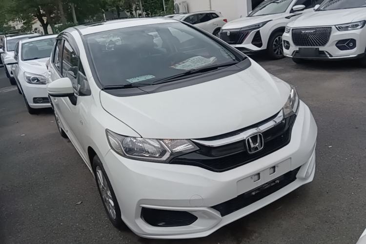Used Honda Fit 2018 1.5L CVT Comfort Sunroof Version Front Right 45 Deg