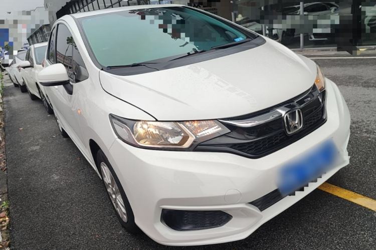 Used Honda Fit 2018 1.5L CVT Comfort Sunroof Version Front Right 45 Deg