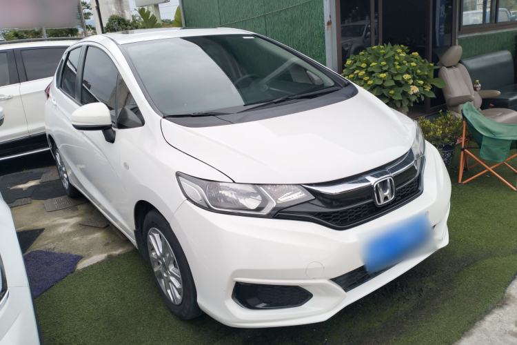 Used Honda Fit 2018 1.5L CVT Comfort Sunroof Version Front Right 45 Deg