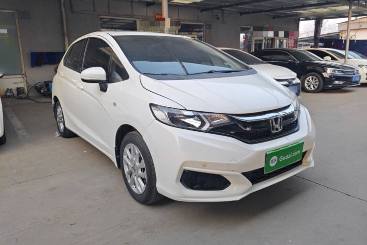 Used Honda Fit 2018 1.5L CVT Comfort Sunroof Version Front Right 45 Deg