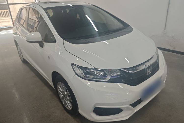 Used Honda Fit 2018 1.5L CVT Comfort Sunroof Version Front Right 45 Deg