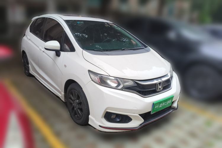 Used Honda Fit 2018 1.5L CVT Trendy Run+ Edition Front Right 45 Deg