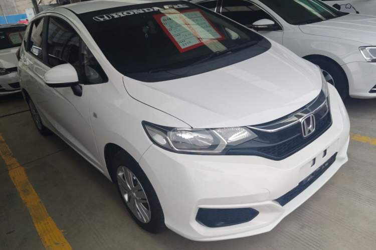 Used Honda Fit 2018 1.5L CVT Comfort Version Front Right 45 Deg