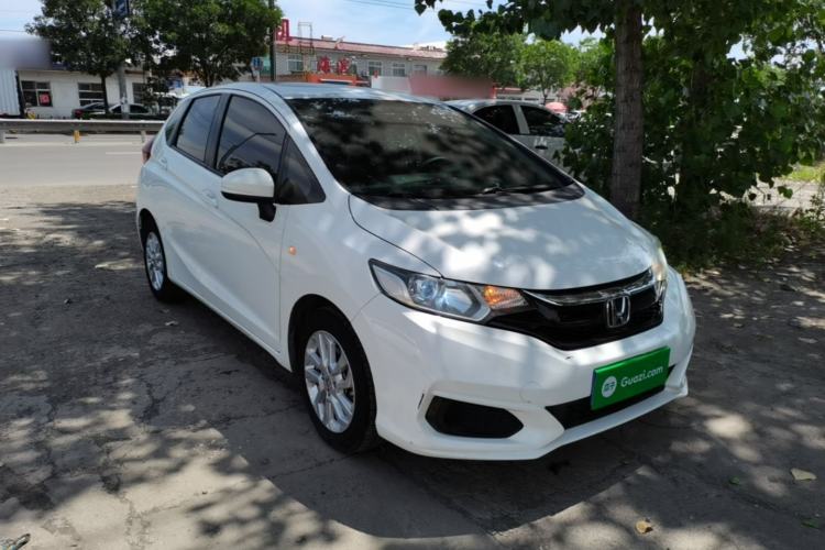 Used Honda Fit 2018 1.5L CVT Comfort Sunroof Version Front Right 45 Deg