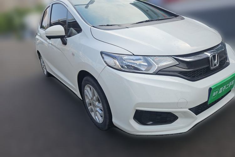 Used Honda Fit 2018 1.5L CVT Comfort Sunroof Version Front Right 45 Deg