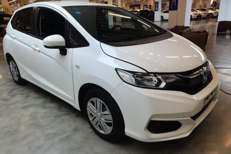 Used Honda Fit 2018 1.5L CVT Comfort Version Front Right 45 Deg