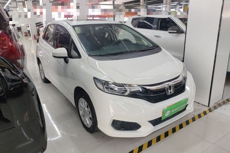 Used Honda Fit 2018 1.5L CVT Comfort Sunroof Version Front Right 45 Deg