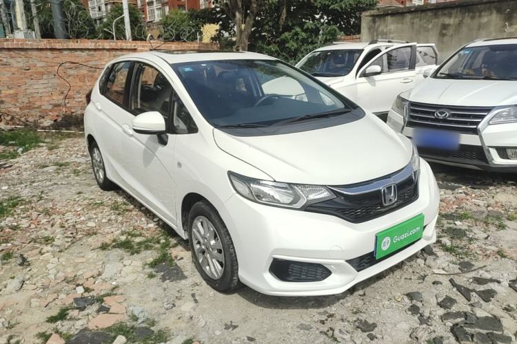 Used Honda Fit 2018 1.5L CVT Comfort Sunroof Version Front Right 45 Deg