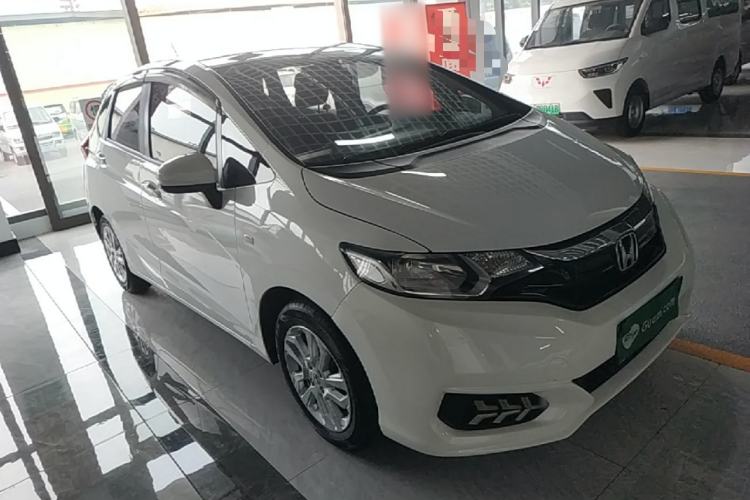 Used Honda Fit 2018 1.5L CVT Comfort Sunroof Version Front Right 45 Deg
