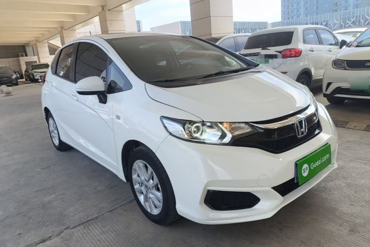 Used Honda Fit 2018 1.5L CVT Comfort Sunroof Version Front Right 45 Deg