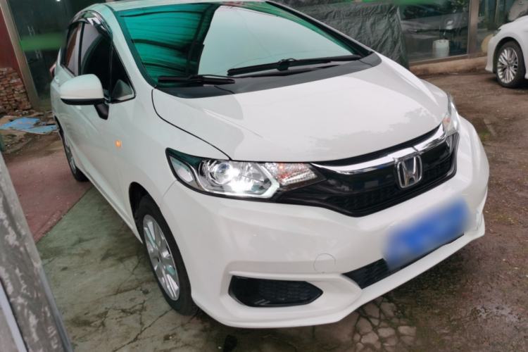 Used Honda Fit 2018 1.5L CVT Comfort Sunroof Version Front Right 45 Deg