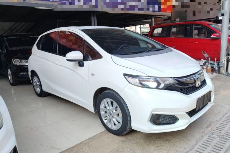 Used Honda Fit 2018 1.5L CVT Comfort Sunroof Version Front Right 45 Deg