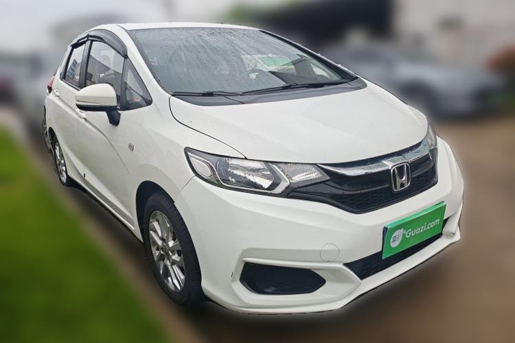 Used Honda Fit 2018 1.5L CVT Comfort Sunroof Version Front Right 45 Deg