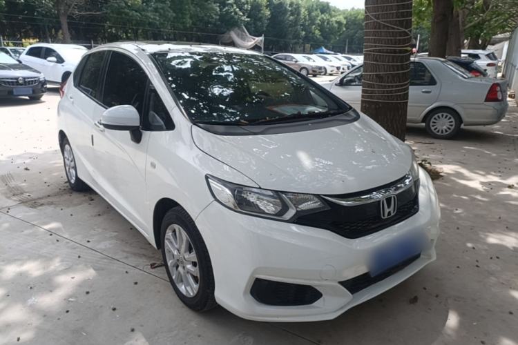 Used Honda Fit 2018 1.5L CVT Comfort Sunroof Version Front Right 45 Deg