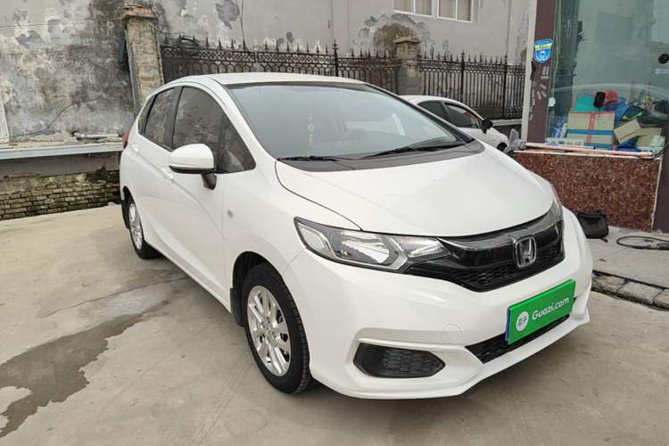Used Honda Fit 2018 1.5L CVT Comfort Version Front Right 45 Deg