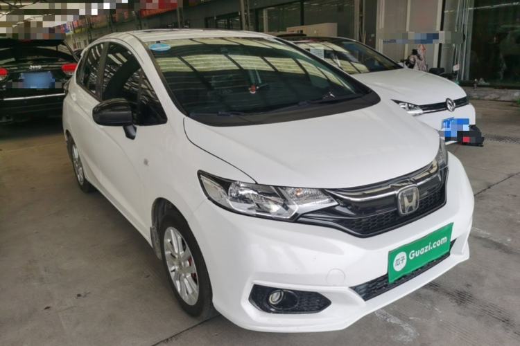 Used Honda Fit 2018 1.5L CVT Comfort Sunroof Version Front Right 45 Deg