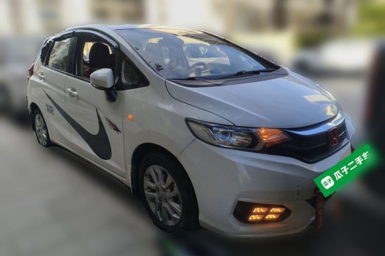 Used Honda Fit 2018 1.5L CVT Comfort Sunroof Version Front Right 45 Deg