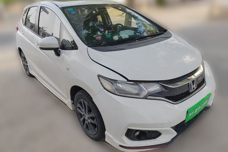 Used Honda Fit 2018 1.5L CVT Trendy Run+ Edition Front Right 45 Deg