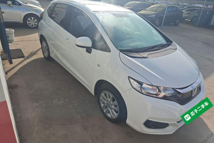 Used Honda Fit 2018 1.5L CVT Comfort Sunroof Version Front Right 45 Deg