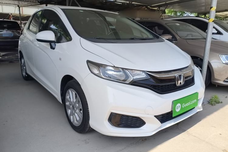 Used Honda Fit 2018 1.5L CVT Comfort Sunroof Version Front Right 45 Deg