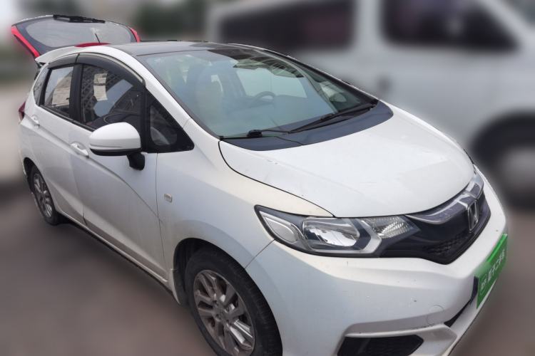 Used Honda Fit 2018 1.5L CVT Comfort Sunroof Version Front Right 45 Deg