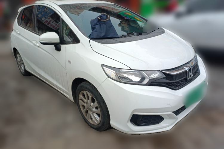 Used Honda Fit 2018 1.5L CVT Comfort Sunroof Version Front Right 45 Deg