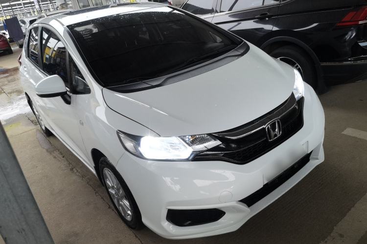 Used Honda Fit 2018 1.5L CVT Comfort Sunroof Version Front Right 45 Deg