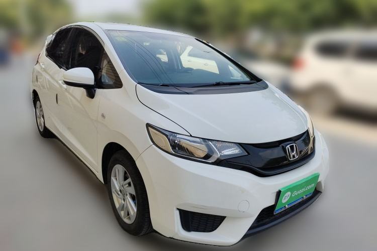 Used Honda Fit 2018 1.5L CVT Comfort Sunroof Version Front Right 45 Deg