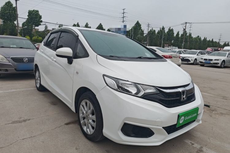 Used Honda Fit 2018 1.5L CVT Comfort Sunroof Version Front Right 45 Deg