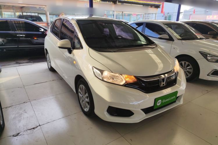 Used Honda Fit 2018 1.5L CVT Comfort Sunroof Version Front Right 45 Deg