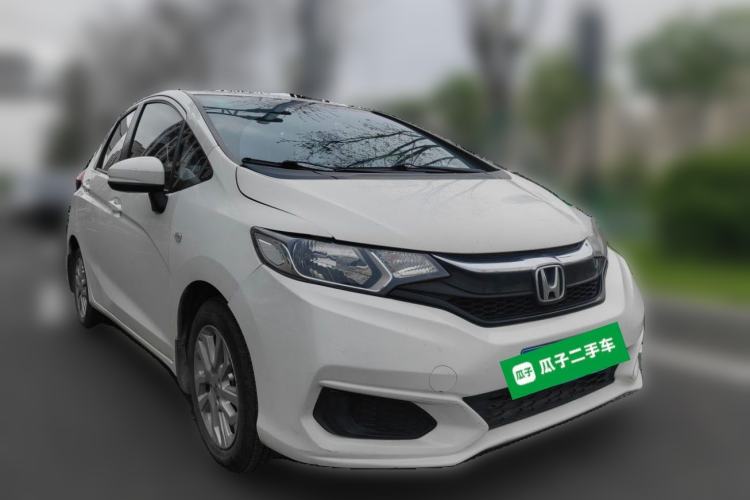 Used Honda Fit 2018 1.5L CVT Comfort Sunroof Version Front Right 45 Deg
