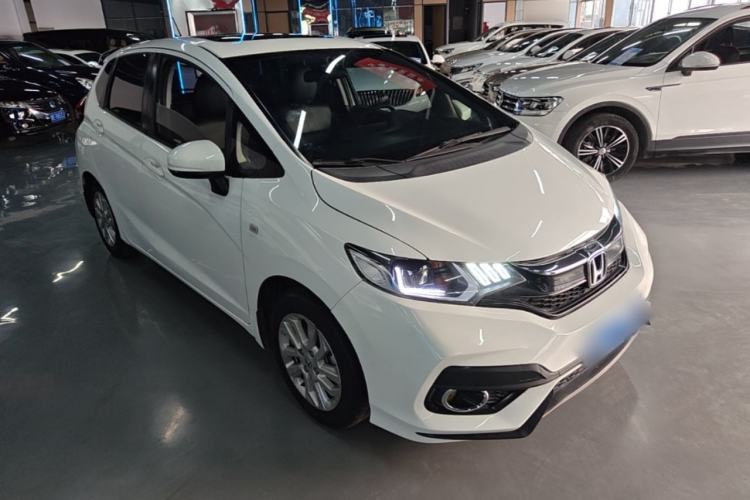Used Honda Fit 2018 1.5L CVT Comfort Sunroof Version Front Right 45 Deg