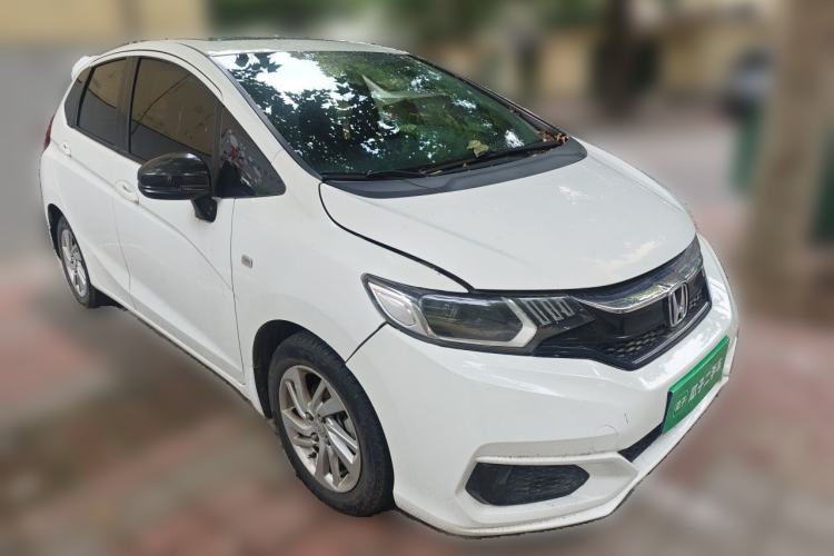 Used Honda Fit 2018 1.5L CVT Comfort Sunroof Version Front Right 45 Deg