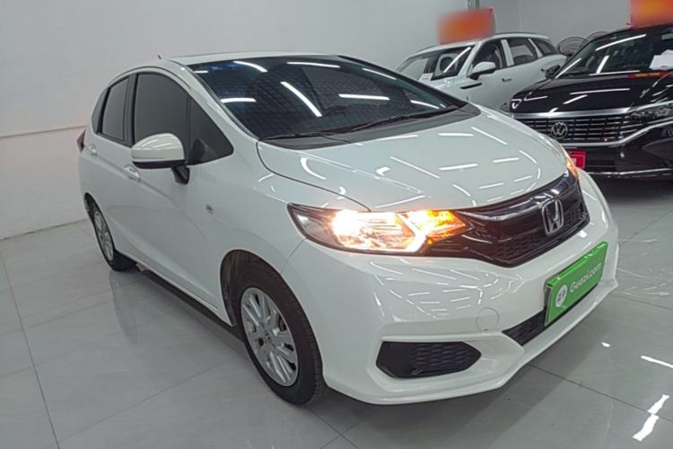 Used Honda Fit 2018 1.5L CVT Comfort Sunroof Version Front Right 45 Deg