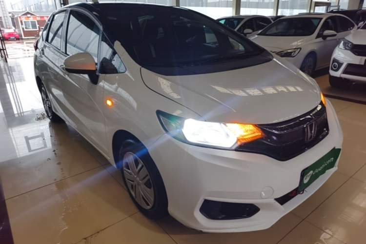 Used Honda Fit 2018 1.5L CVT Comfort Version Front Right 45 Deg