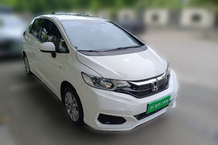 Used Honda Fit 2018 1.5L CVT Comfort Sunroof Version Front Right 45 Deg