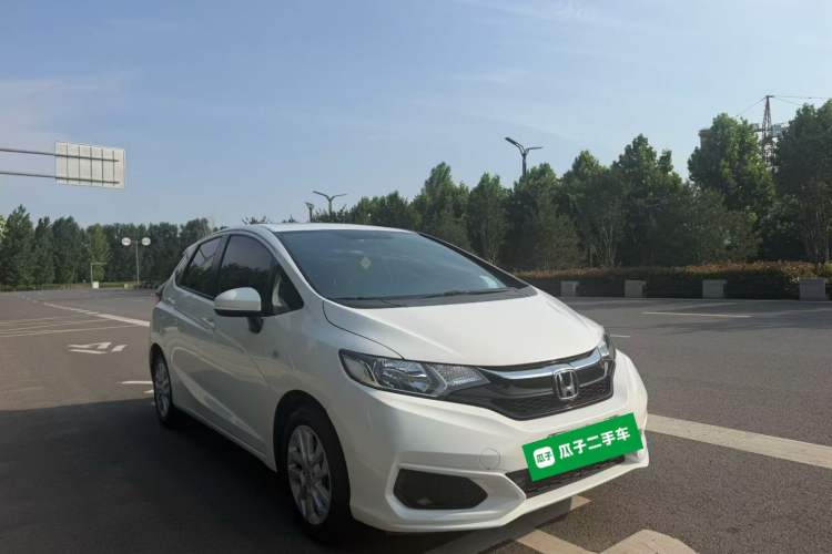 Used Honda Fit 2018 1.5L CVT Comfort Sunroof Version Front Right 45 Deg