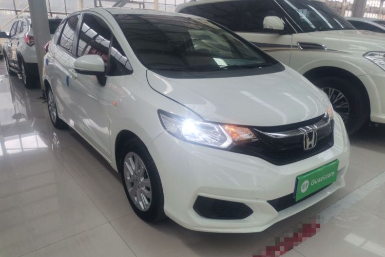 Used Honda Fit 2018 1.5L CVT Comfort Sunroof Version Front Right 45 Deg