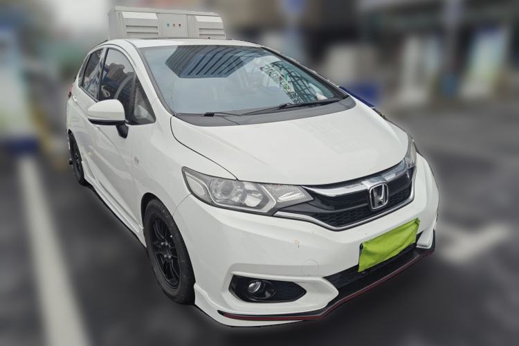Used Honda Fit 2018 1.5L CVT Trendy Run+ Edition Front Right 45 Deg